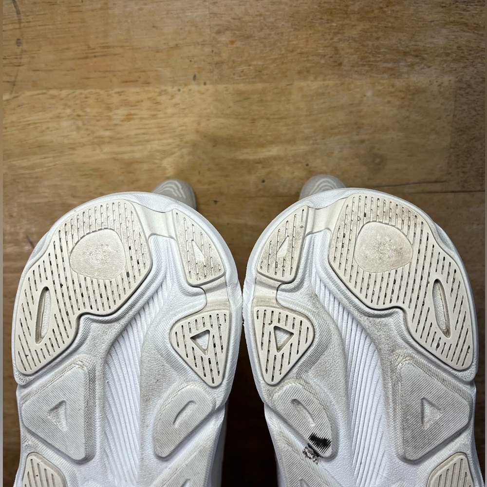 Hoka One One Clifton 9 REFLECTIVE Womens Size 7.5 Running Shoes Sneakers White - Picture 9 of 12